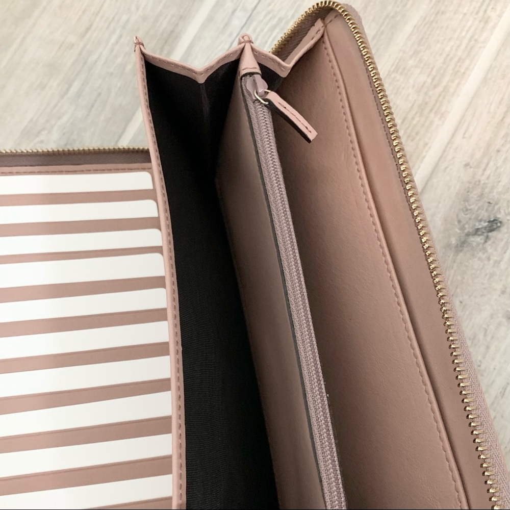 Gucci Tan Patent Leather XL Organizer Wallet - Picture 8 of 10